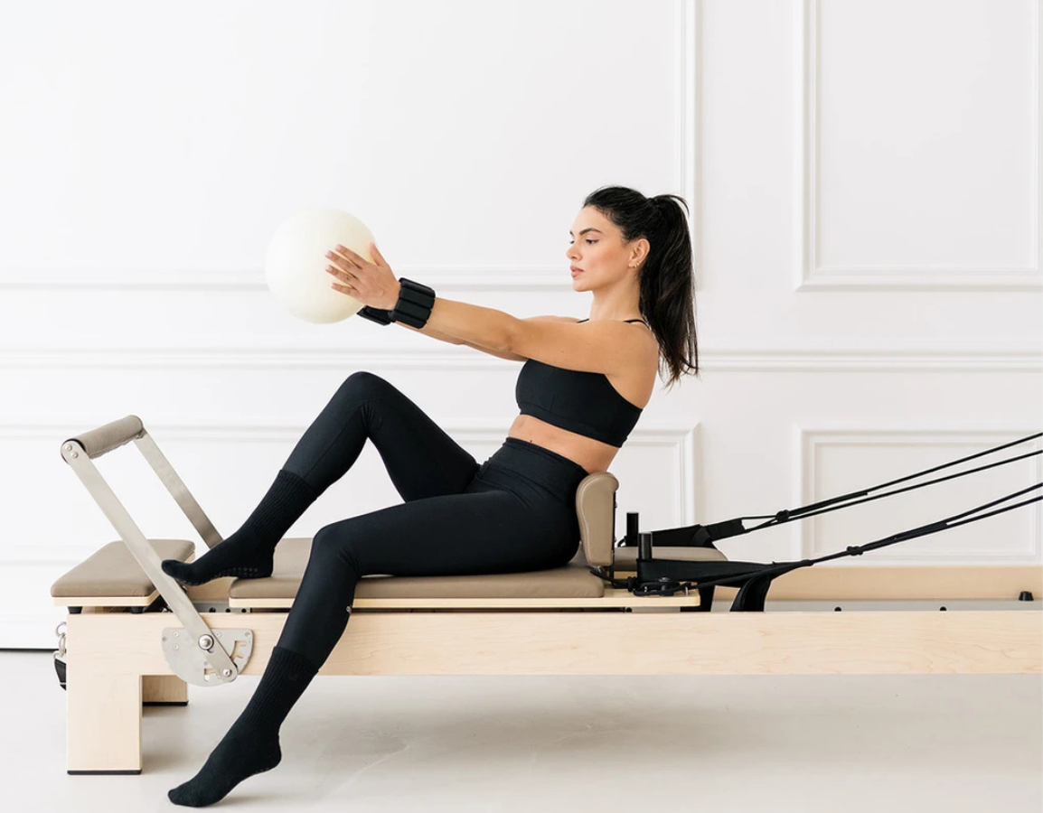 Bild eines Reformer Pilatesgerät in deinem Flow Reformer Pilatesstudio in Rodgau