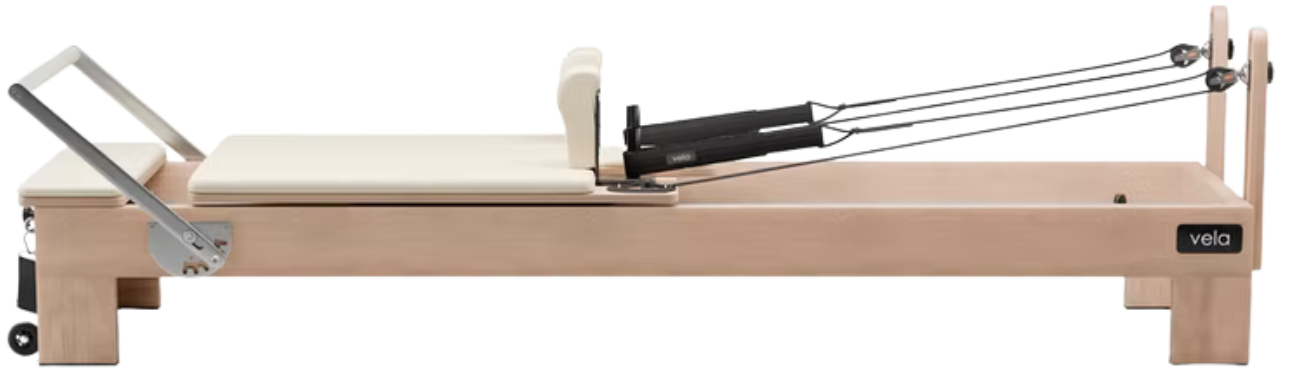 Bild zum Reformer-Gerät von Vela im Flow Reformer Pilatesstudio in Rodgau